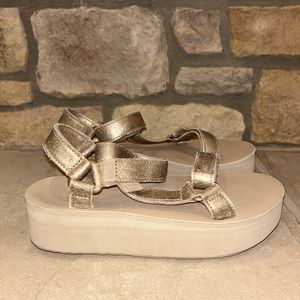 Women’s Teva Universal Flatform Sandal